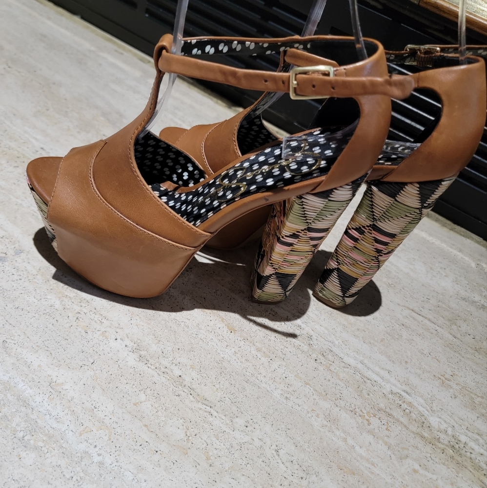 Jessica Simpson Dany Tan sz 6